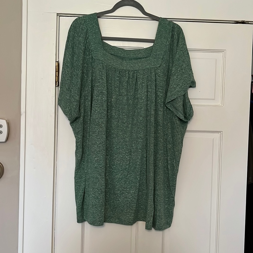 EVRI flowy tee